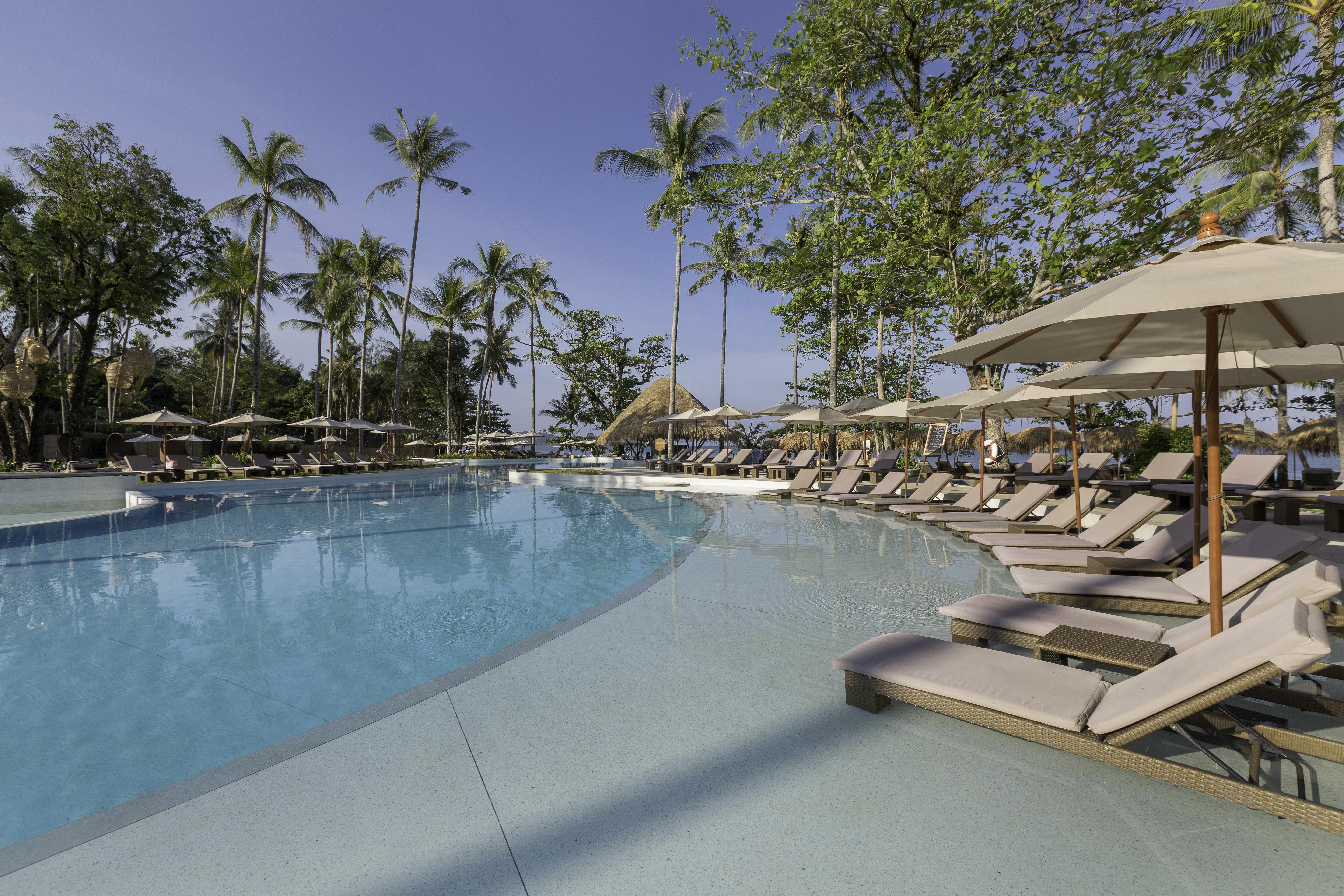 Eden Beach Khaolak Resort And Spa A Lopesan Collection Hotel - Sha Extra Plus Khao Lak Eksteriør bilde The swimming pool at the resort